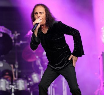 RONNIE JAMES DIO